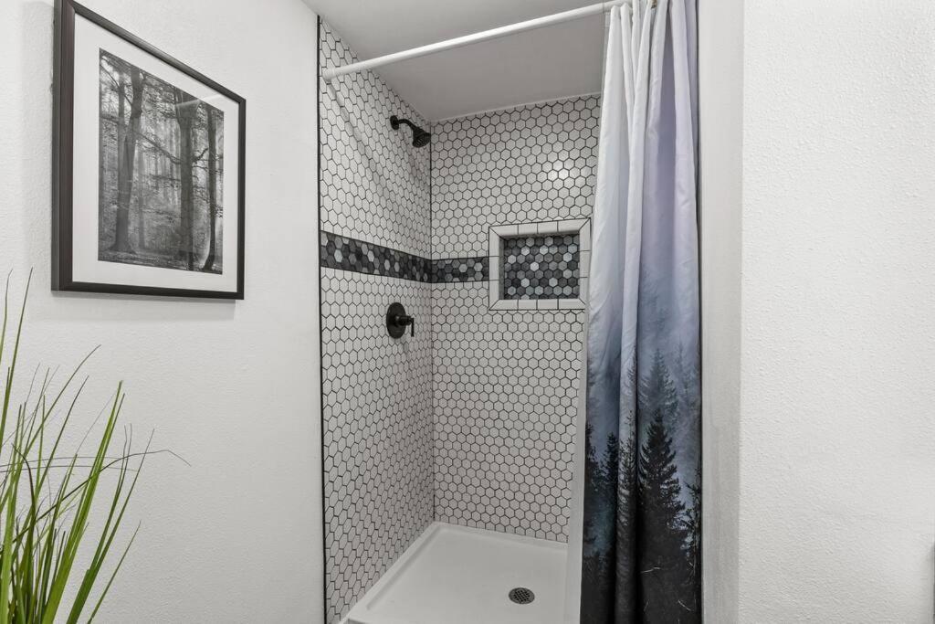오번 Pacific Nw Gem W/Hot-Tub 15 Minutes Airport. 아파트 외부 사진