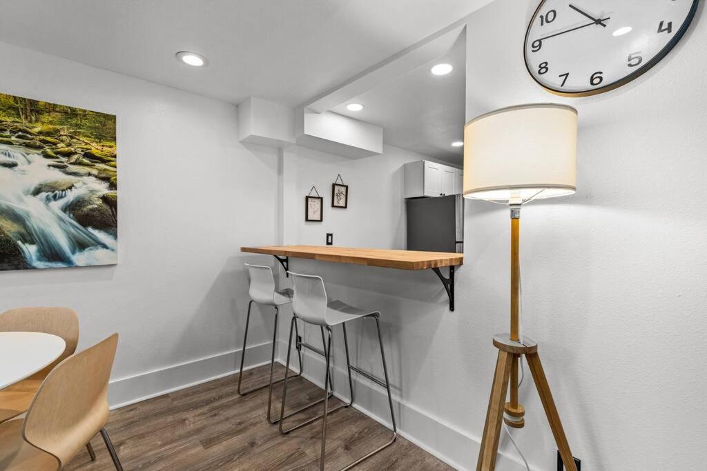오번 Pacific Nw Gem W/Hot-Tub 15 Minutes Airport. 아파트 외부 사진